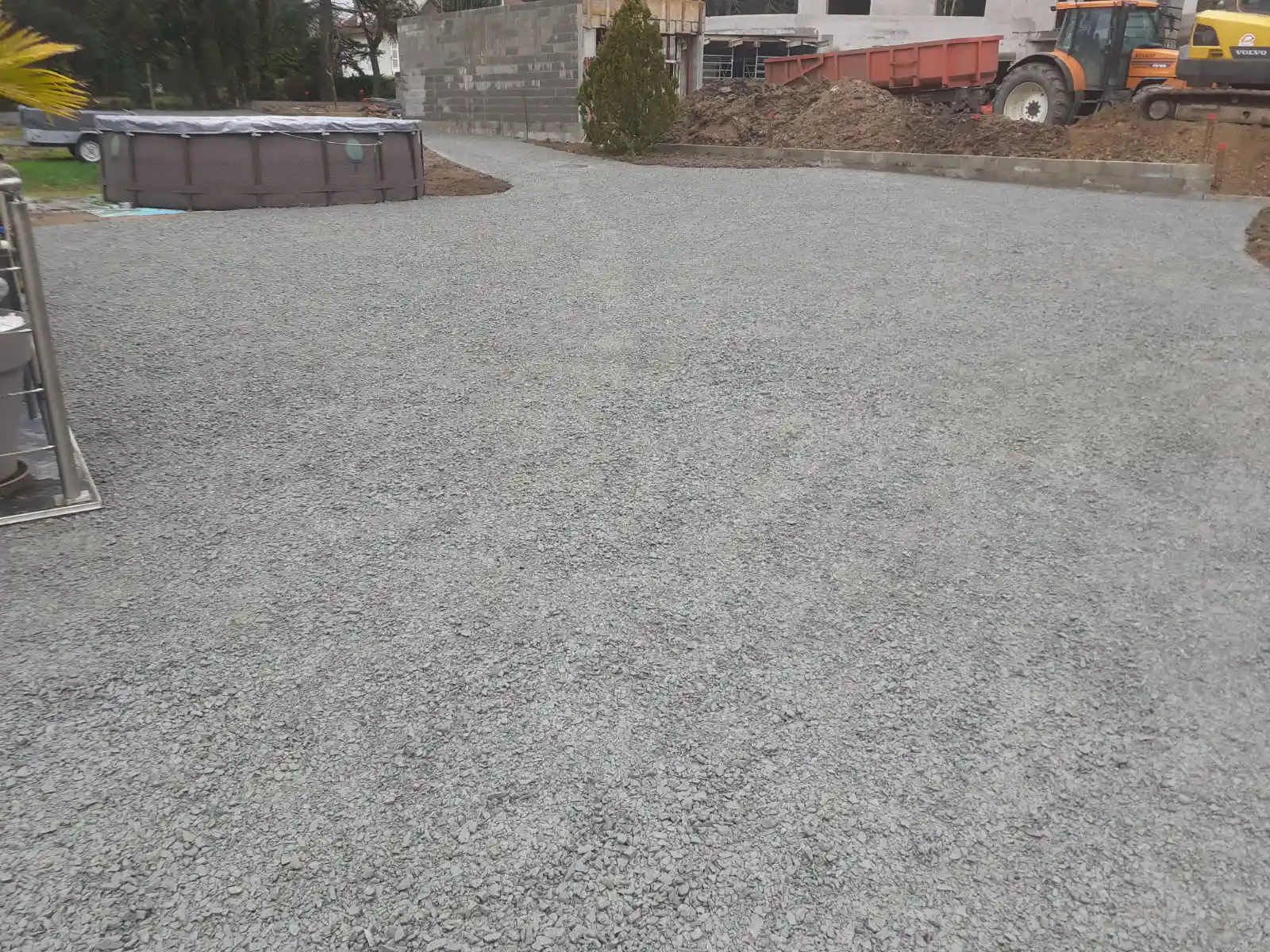 aménagement de cour et terrassement pour la création d'un puits